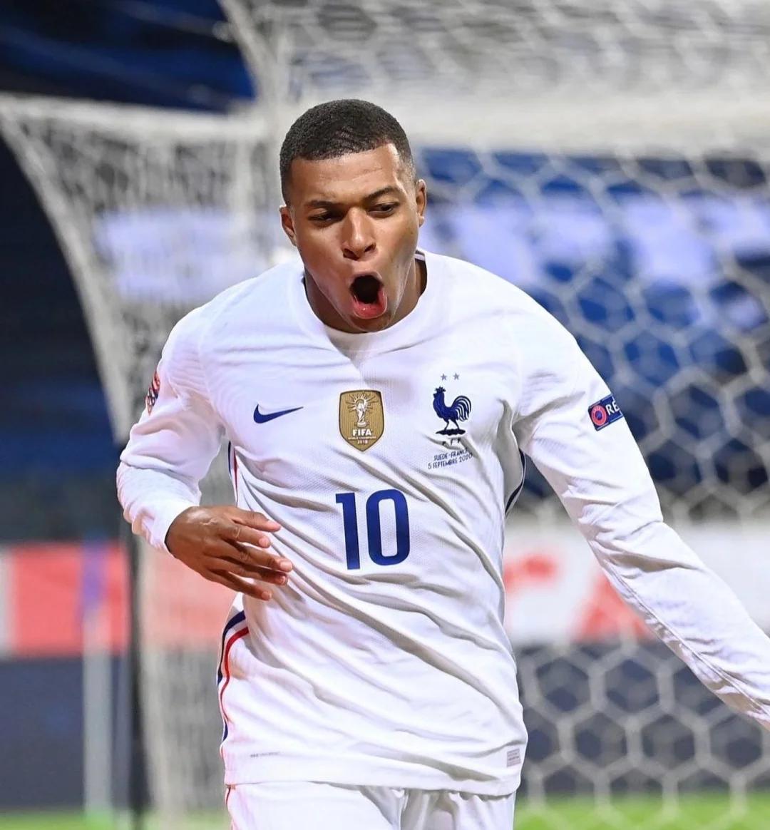 TA：皇马寻求引进后卫和中场；他们愿听取对罗德里戈的报价（TA：皇马计划补强后防与中场，愿倾听罗德里戈报价）