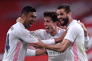 蒂尔潘生涯执法欧冠共判31粒点球，成为欧冠判点最多的主裁（蒂尔潘欧冠执法累计判罚31个点球，成欧冠判点最多主裁）