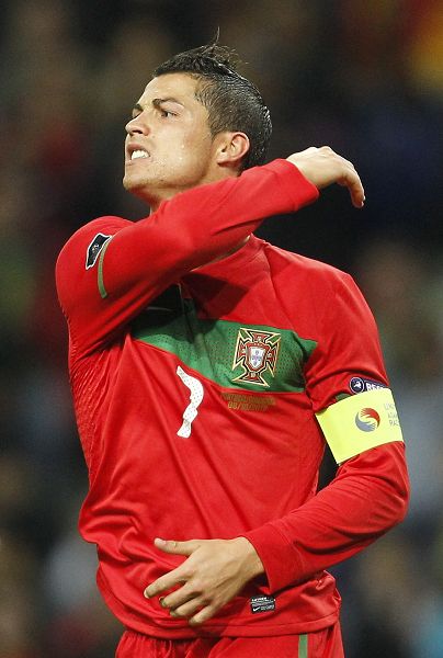 逆天操作！前西汉姆球员社媒炫耀贩毒，被判入狱三年（前西汉姆球员在社媒炫耀贩毒，获刑三年）