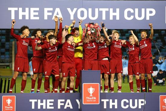 拉波尔塔：已与欧足联协商在诺坎普踢欧冠，对获准持乐观态度（拉波尔塔：已与欧足联沟通在诺坎普进行欧冠，审批前景乐观）