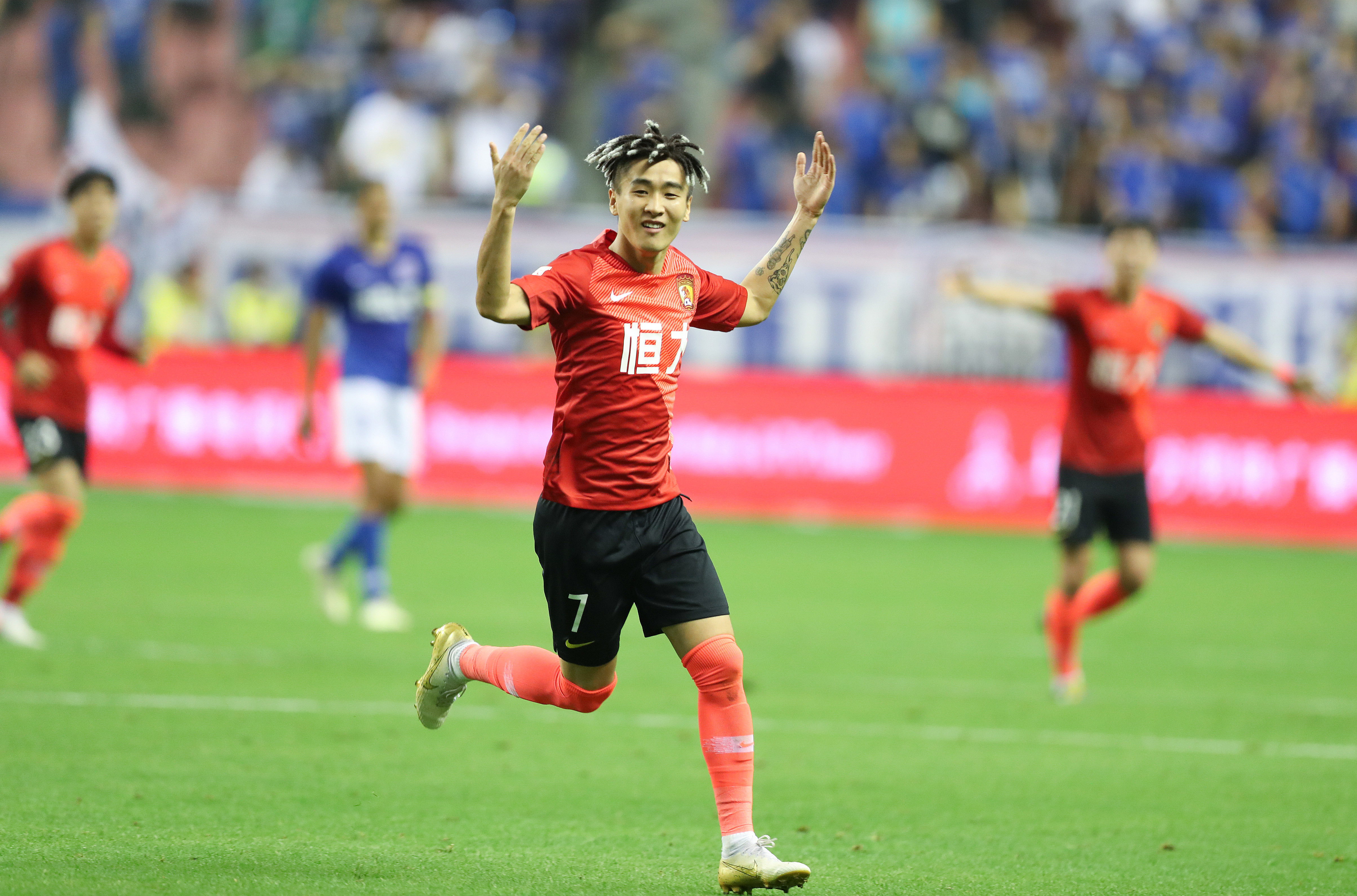 平分秋色！格雷米奥与瓦斯科达近5场交手，战绩为2胜1平2负（势均力敌！格雷米奥与瓦斯科达近5次交锋2胜1平2负）