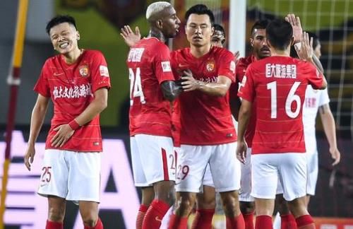 湖人詹姆斯关键三分锁定胜利（詹姆斯飙中制胜三分，湖人锁定胜局）