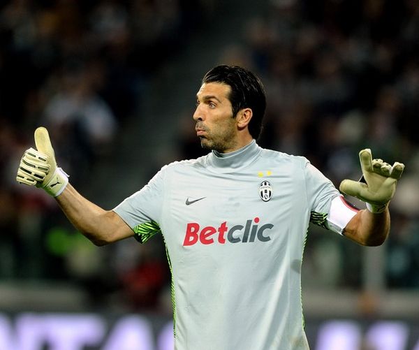 梅西：瓜帅是史上最佳教练；世界杯阿根廷会全力以赴尝试卫冕（梅西称瓜迪奥拉为历史最佳主帅，阿根廷将为世界杯卫冕全力以赴）