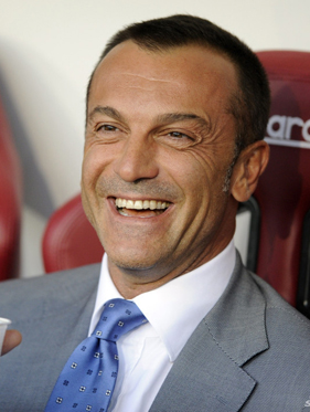 德转列进攻型中场身价榜：贝林1.8亿欧居首，穆西亚拉第二（德转发布进攻型中场身价榜：贝林厄姆1.8亿欧领跑，穆西亚拉第二）